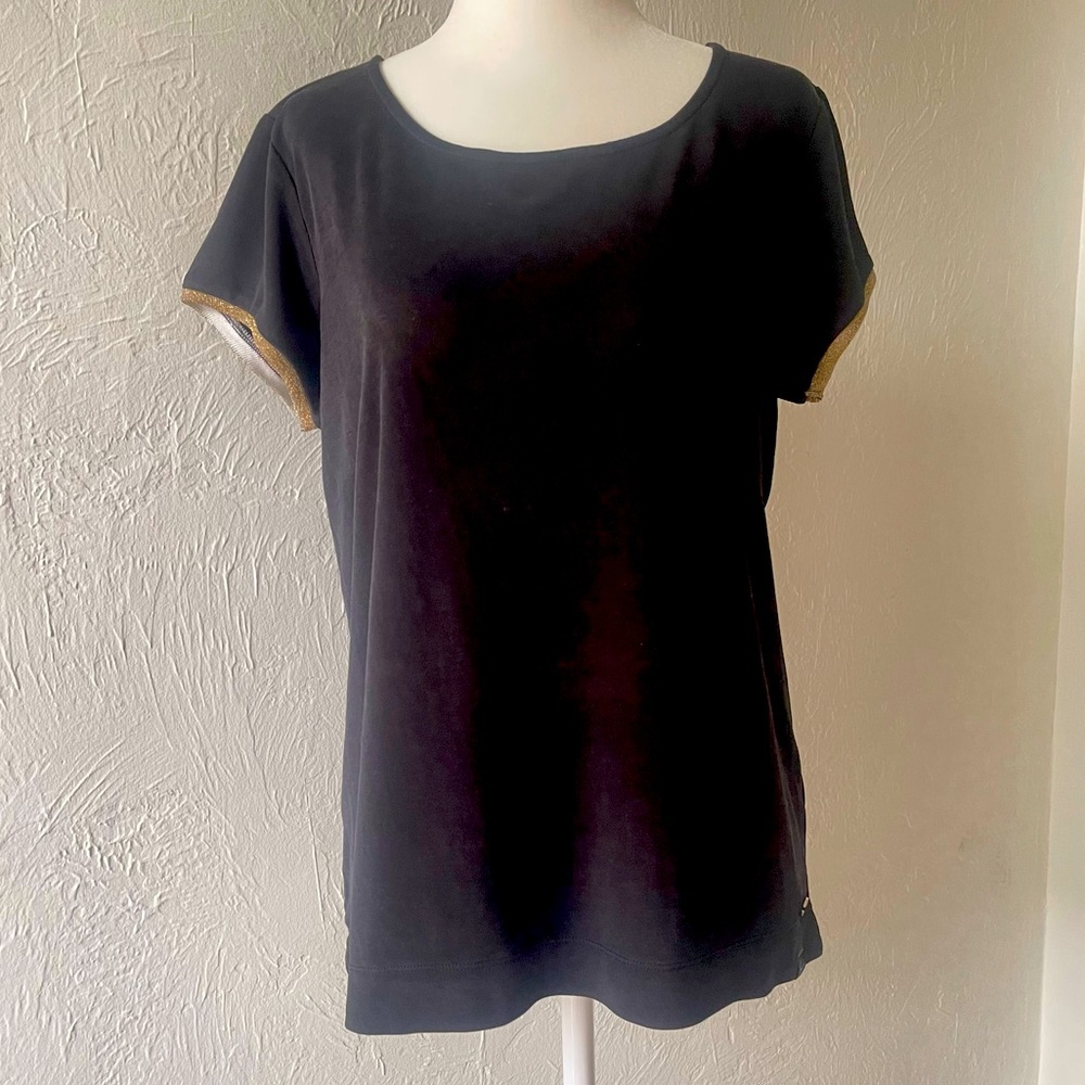 Women’s Tee Shirt Black with golden detail Sleeves